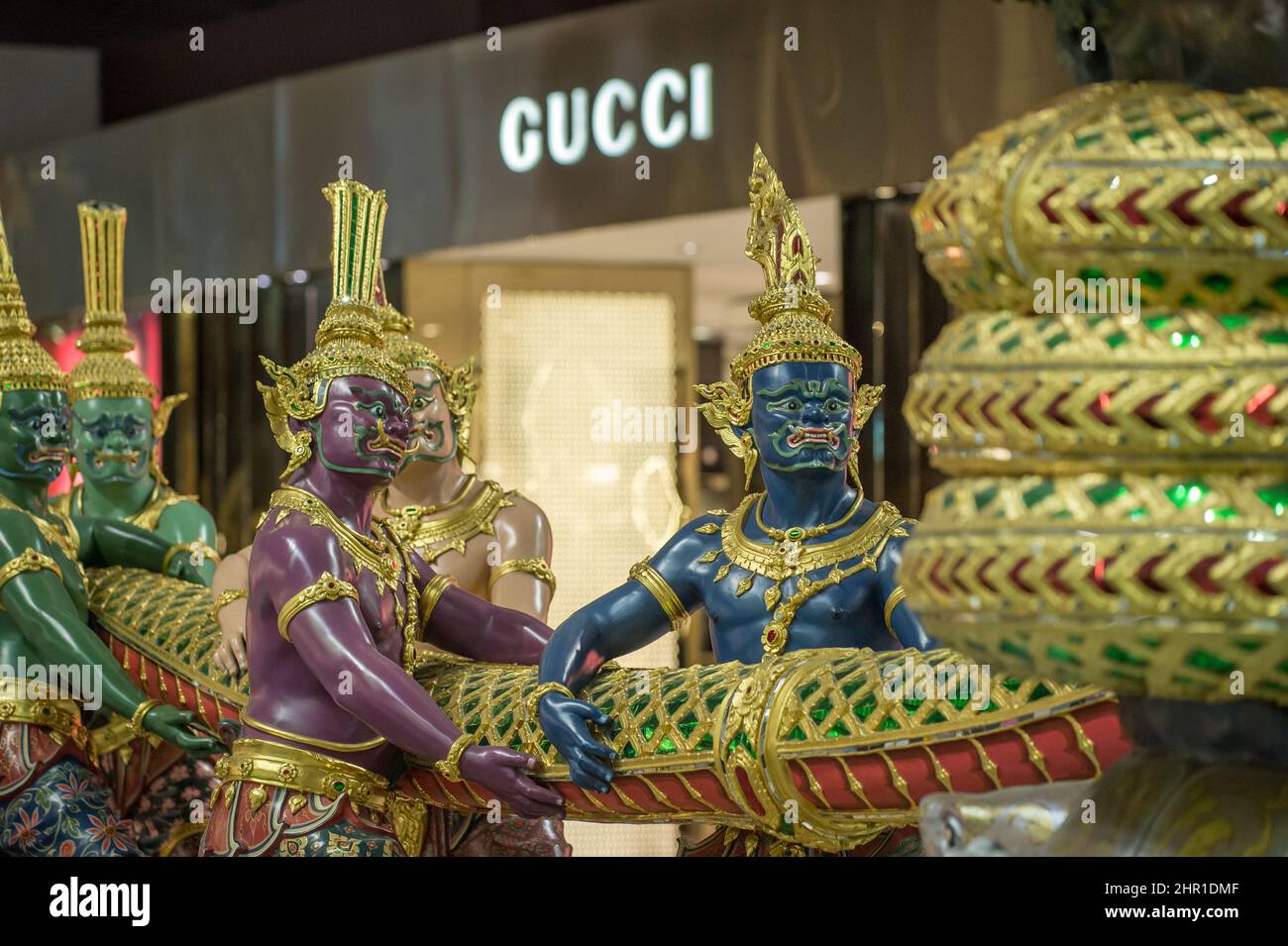 Skulptur „das Meer aus Milch aufwüchsig machen“ am Flughafen Suvarnabhumi in Bangkok. Dies ist einer der verkehrsreichsten Flughäfen der Welt. Stockfoto