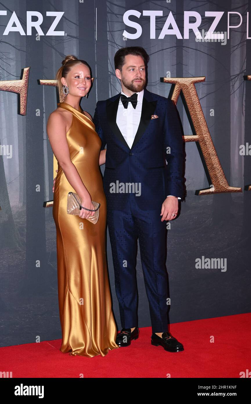 Richard Rankin verführt am 24th 2022. Februar die „Outlander“ Season Six Premiere-Kostüme in der Royal Albert Hall, London, Großbritannien. Stockfoto