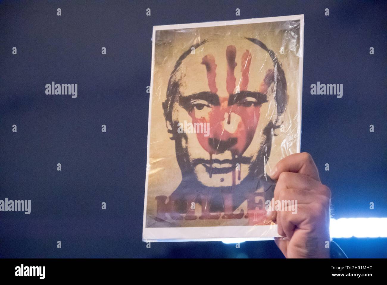 Anti-Kriegs-Protest der Ukrainer gegen russische Invasion in der Ukraine. Danzig, Polen, Februar 24th 2022 © Wojciech Strozyk / Alamy Stock Photo Stockfoto