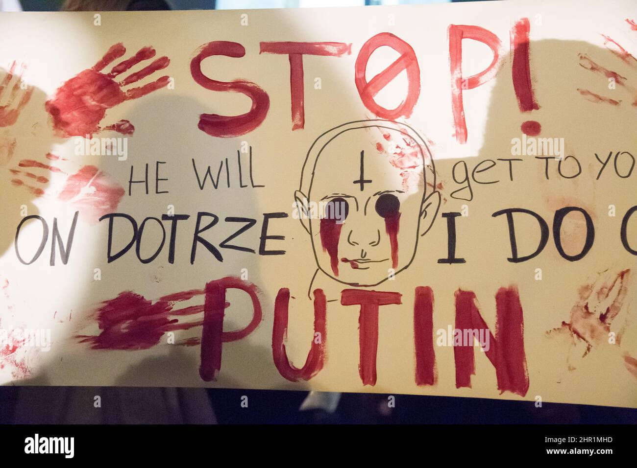 Anti-Kriegs-Protest der Ukrainer gegen russische Invasion in der Ukraine. Danzig, Polen, Februar 24th 2022 © Wojciech Strozyk / Alamy Stock Photo Stockfoto
