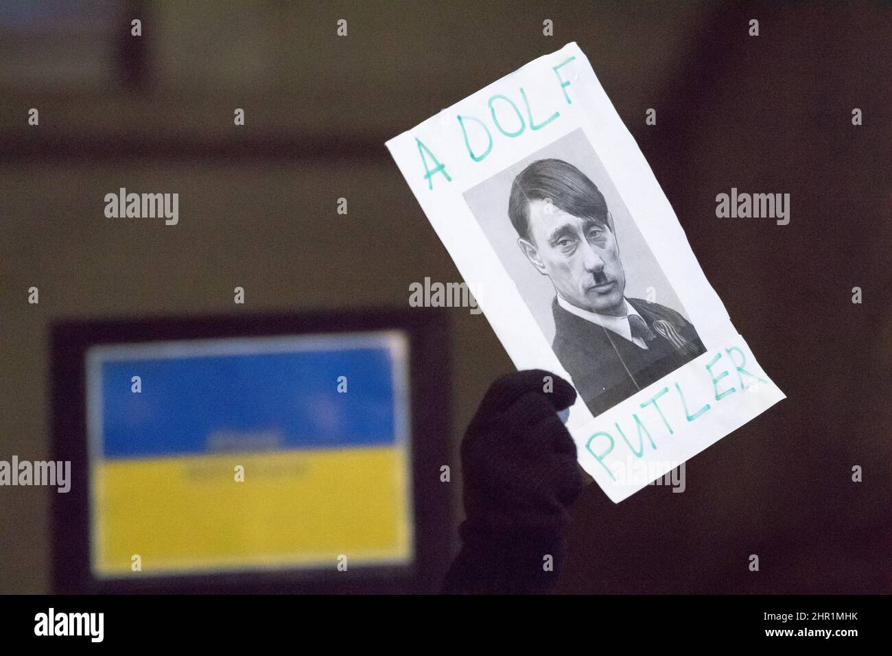 Anti-Kriegs-Protest der Ukrainer gegen russische Invasion in der Ukraine. Danzig, Polen, Februar 24th 2022 © Wojciech Strozyk / Alamy Stock Photo Stockfoto