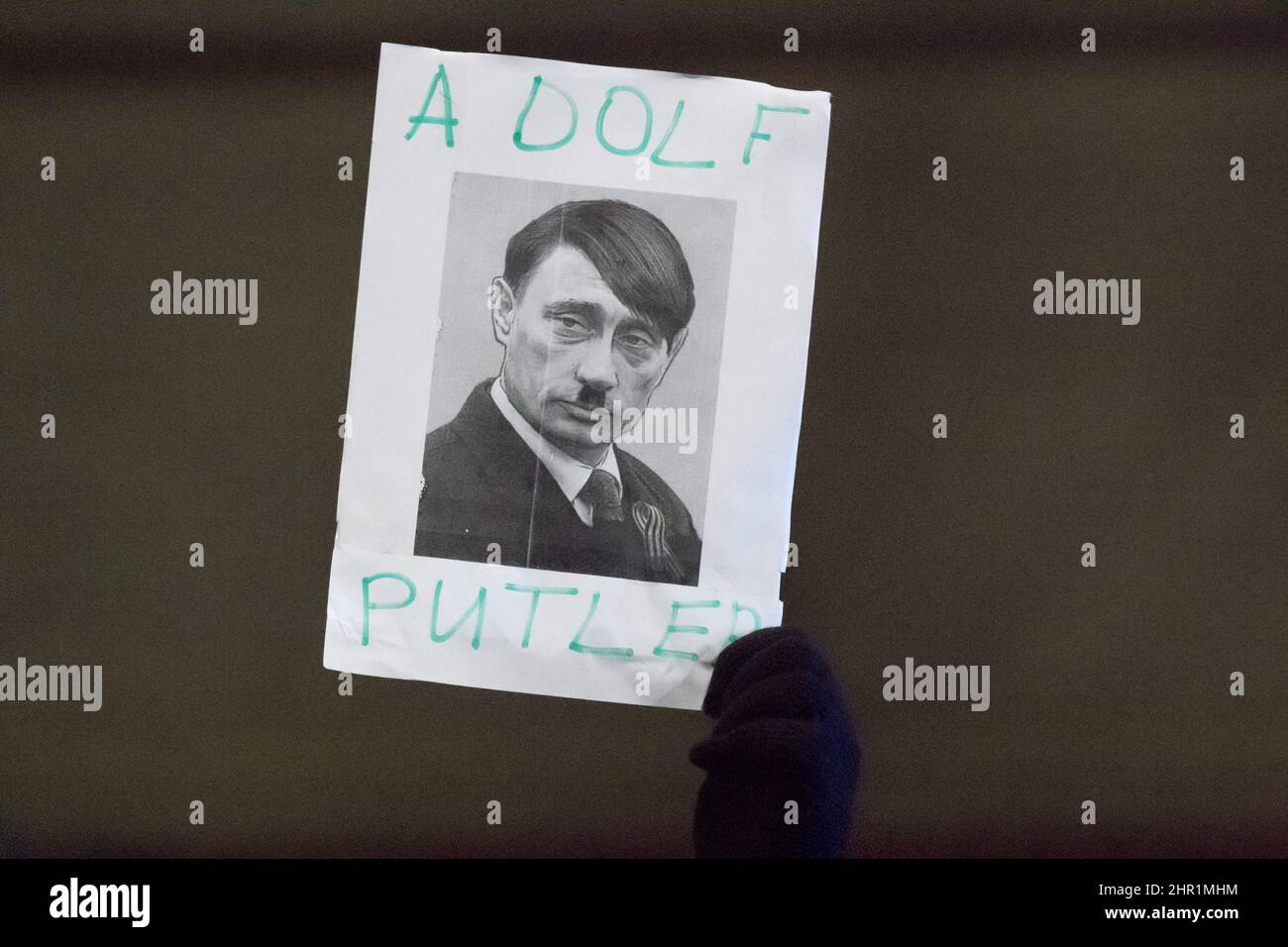 Anti-Kriegs-Protest der Ukrainer gegen russische Invasion in der Ukraine. Danzig, Polen, Februar 24th 2022 © Wojciech Strozyk / Alamy Stock Photo Stockfoto