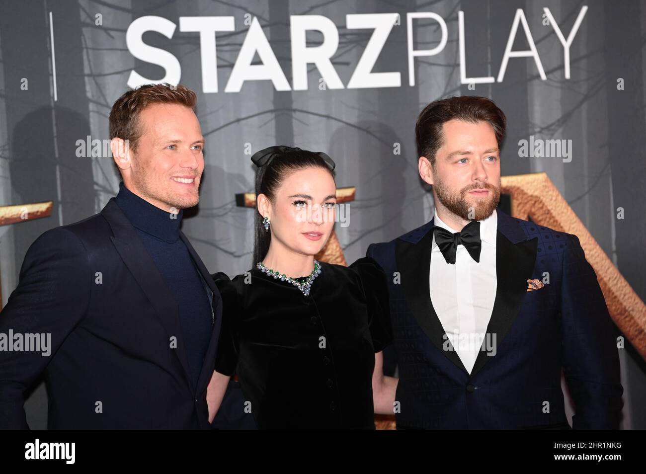 Sam Heughan, Sophie Skelton und Richard Rankin sind am 24th 2022. Februar in der Royal Albert Hall, London, Großbritannien, in der „Outlander“-Staffel sechs zu sehen. Stockfoto