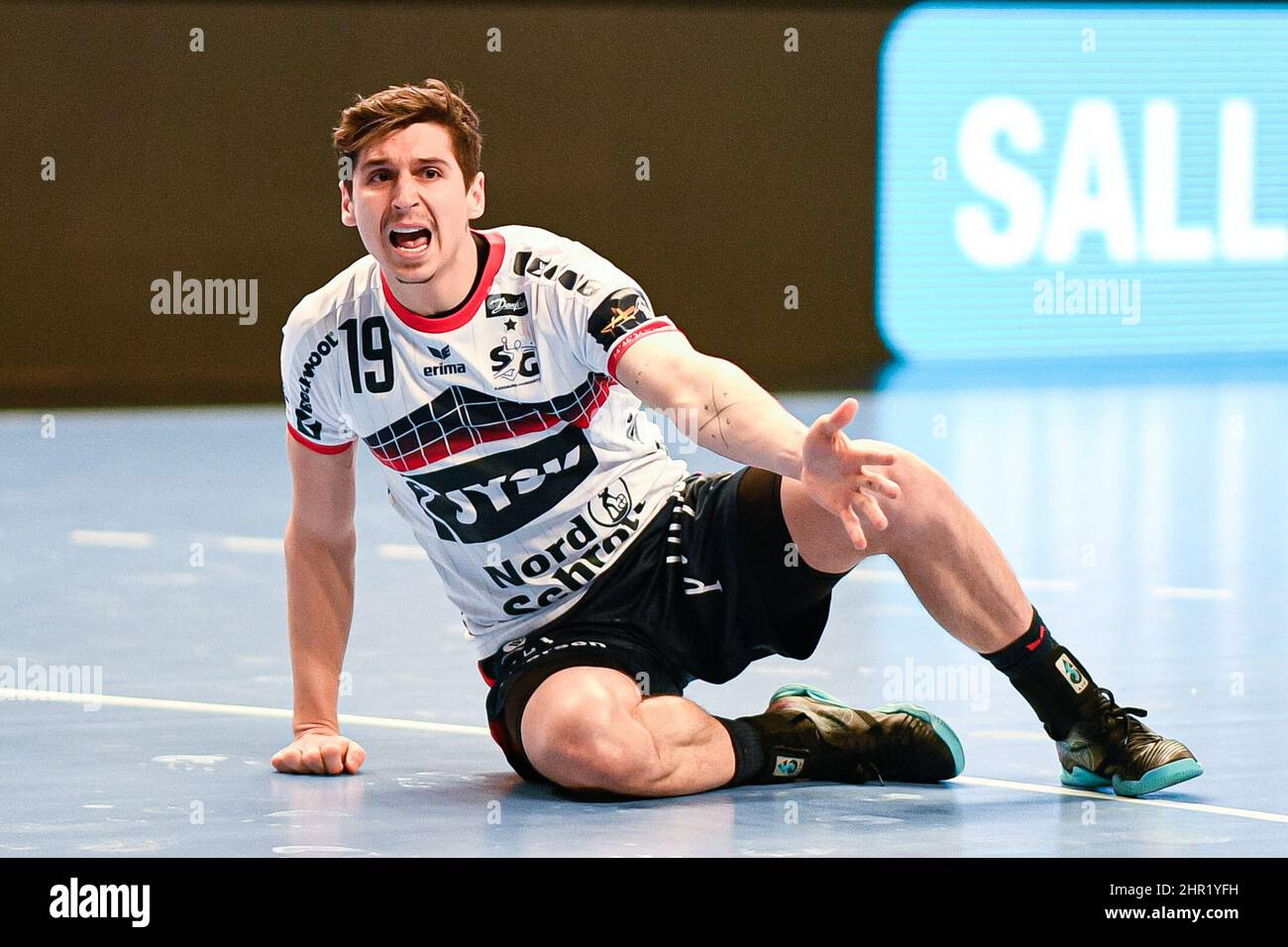 Marius Steinhauser reagiert während des EHF Champions League, Group Phase Handballmatches zwischen Paris Saint-Germain Handball und SG Flensburg-Handewitt am 24. Februar 2022 im Pierre de Coubertin Stadion in Paris, Frankreich. Stockfoto