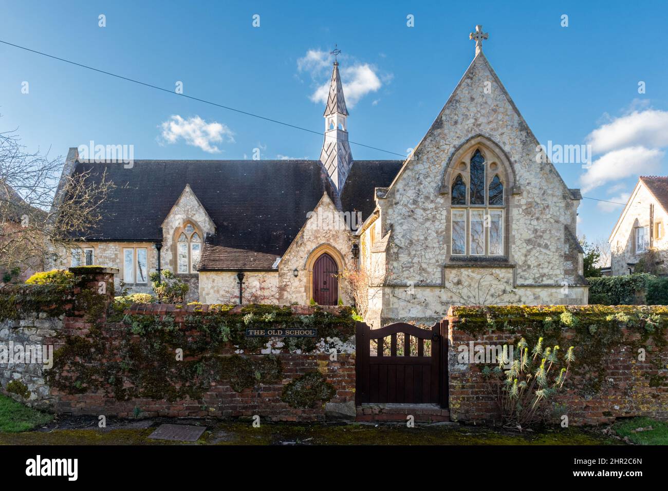 The Old School in Froyle Village, Hampshire, England, Großbritannien. Stockfoto