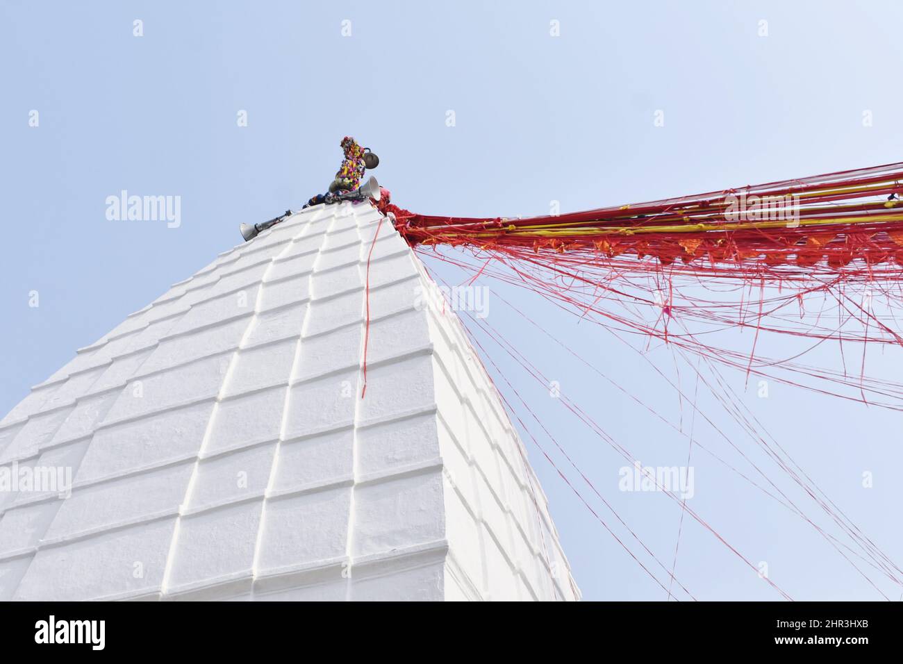 Aufnahme des Tempels auf der Spitze des Baba Baidyanath-Dham-Tempels Stockfoto Aufnahme des Tempels auf der Spitze des Baba Baidyanath-Dham-Tempels Stockfoto