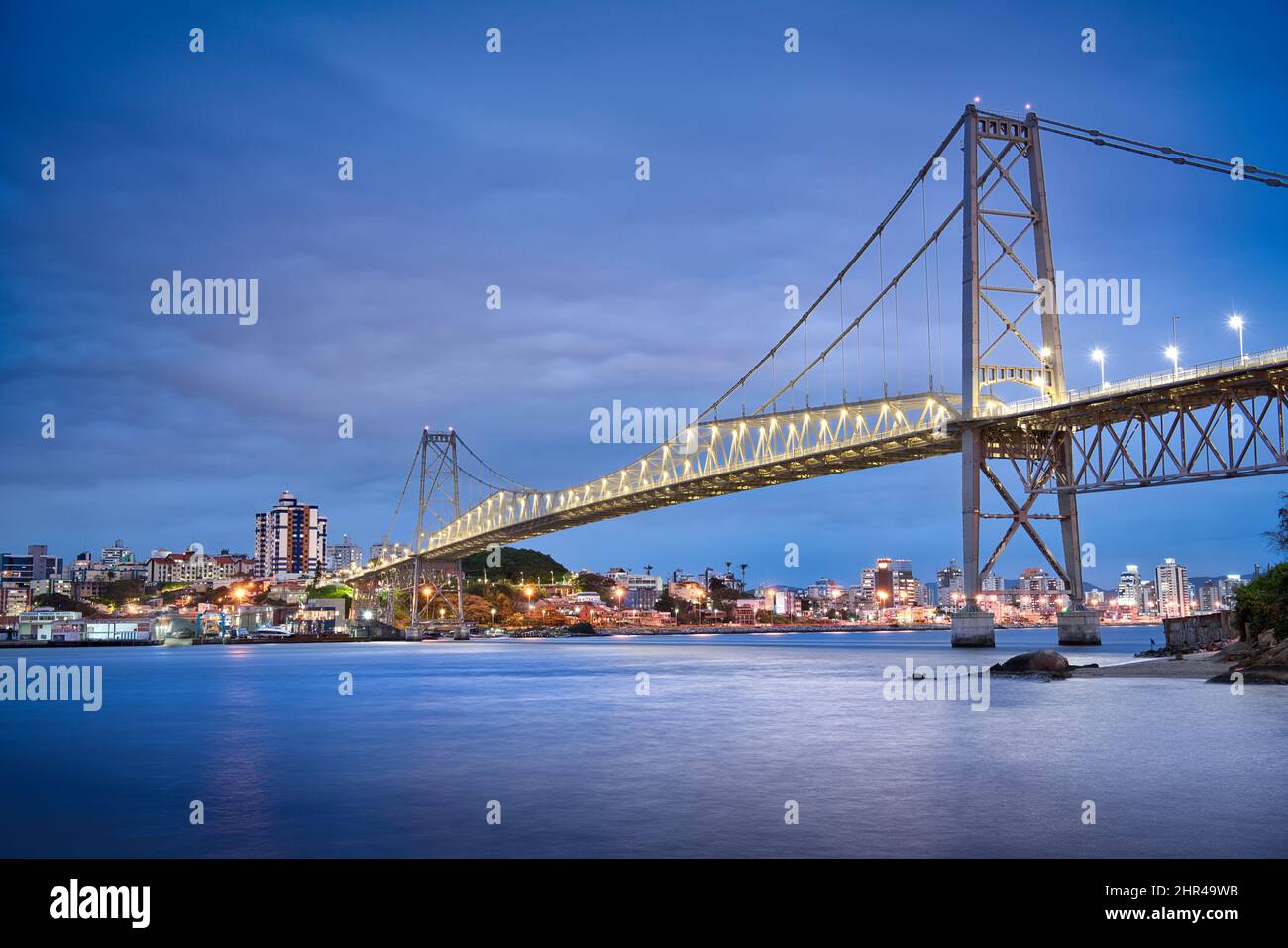 Foto der Brücke von Hercilio Luz in Florianopolis, Santa Catrina, Brasilien Stockfoto