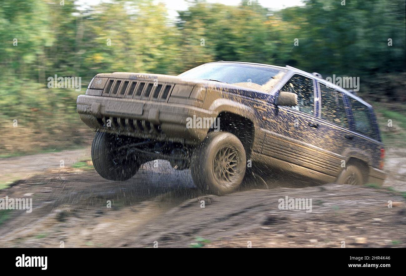 Jeep Grand Cherokee 4x4 SUV-Fahrzeuge werden im Gelände getestet Stockfoto