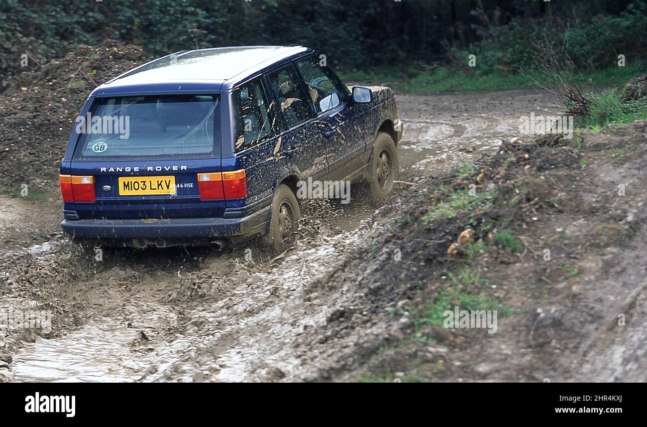 Geländewagen des Range Rover 4,6 HSE 4x4, der im Gelände getestet wird Stockfoto