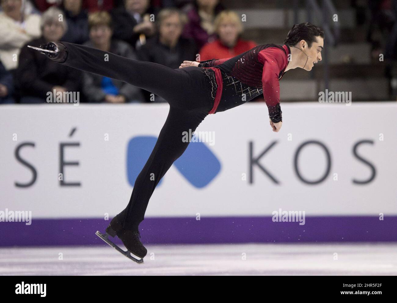 Javier Fernandez aus Spanien führt sein Kurzprogramm beim Männerwettbewerb bei den Eiskunstlauf-Weltmeisterschaften am Mittwoch, den 13. März 2013 in London, Ont. DER KANADISCHEN PRESSE/Paul Chiasson vor Stockfoto