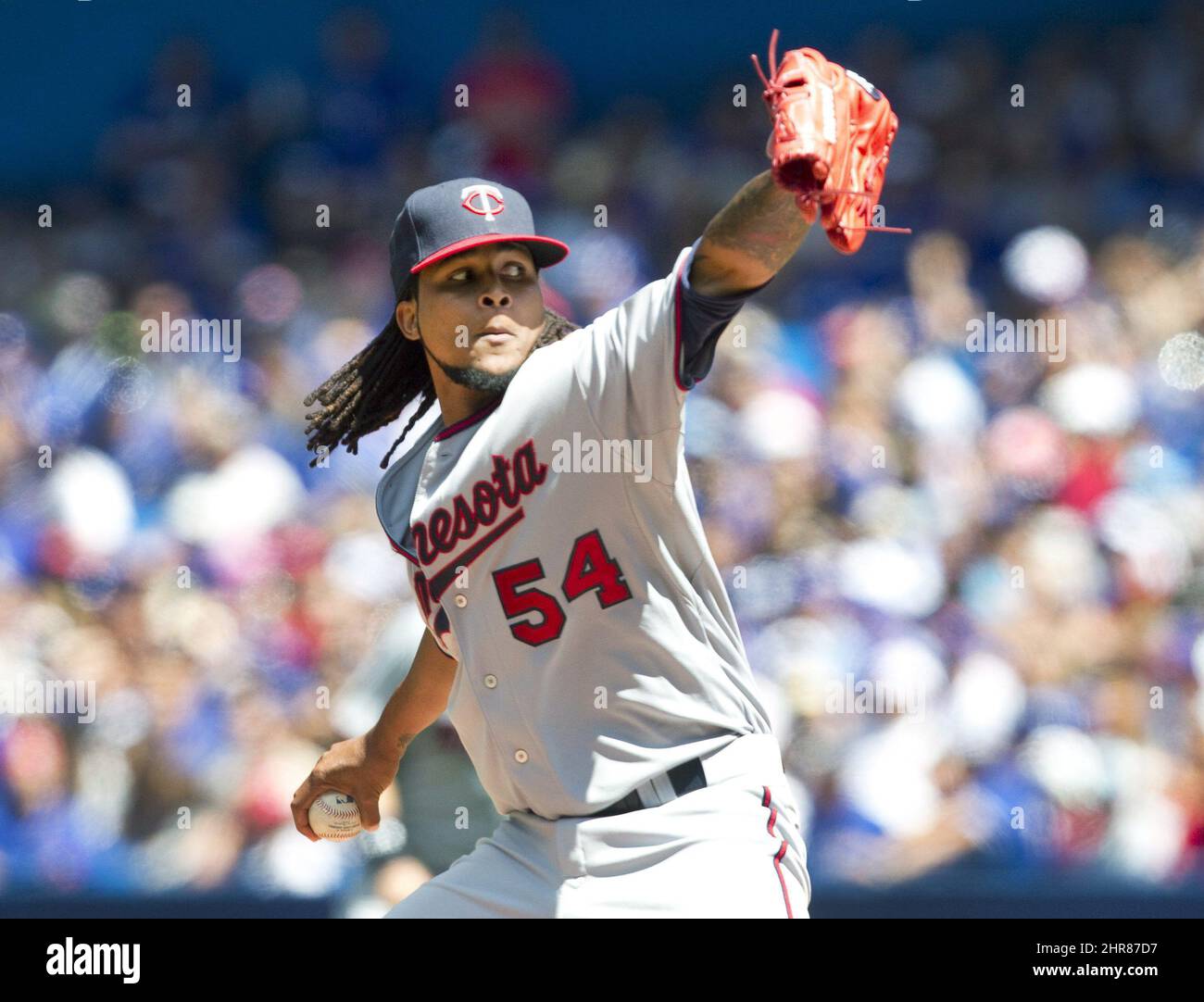 Minnesota Twins starten Pitcher Ervin Santana wirft gegen die Toronto Blue Jays während der zweiten Inning AL Baseballaktion in Toronto am Montag, 3. August 2015. DIE KANADISCHE PRESSE/Fred Thornhill Stockfoto