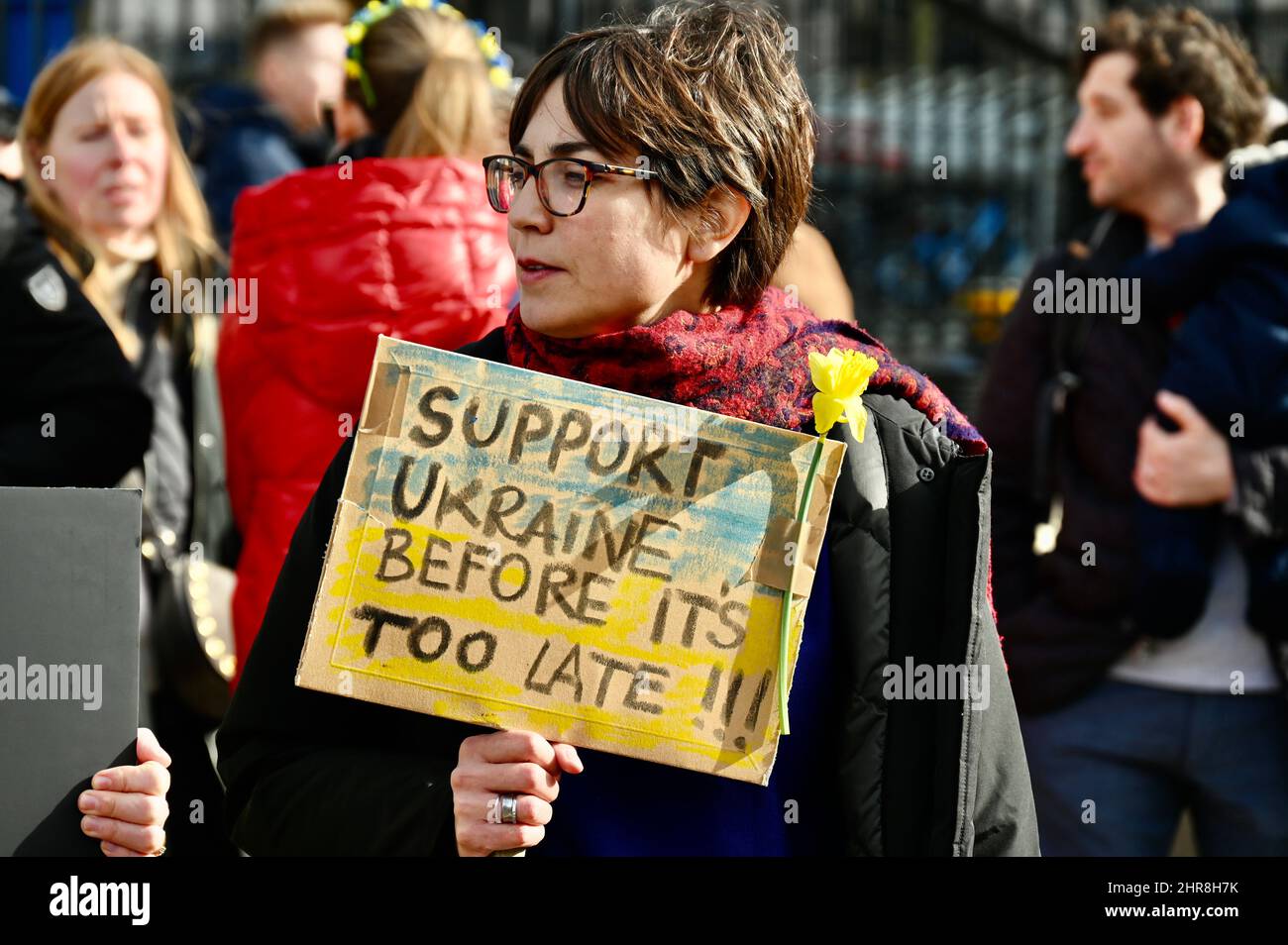 London, Großbritannien. Ukrainische Bürger, die im Vereinigten Königreich leben, versammelten sich vor der Downing Street, um gegen die russische Invasion in der Ukraine zu demonstrieren. Kredit: michael melia/Alamy Live Nachrichten Stockfoto