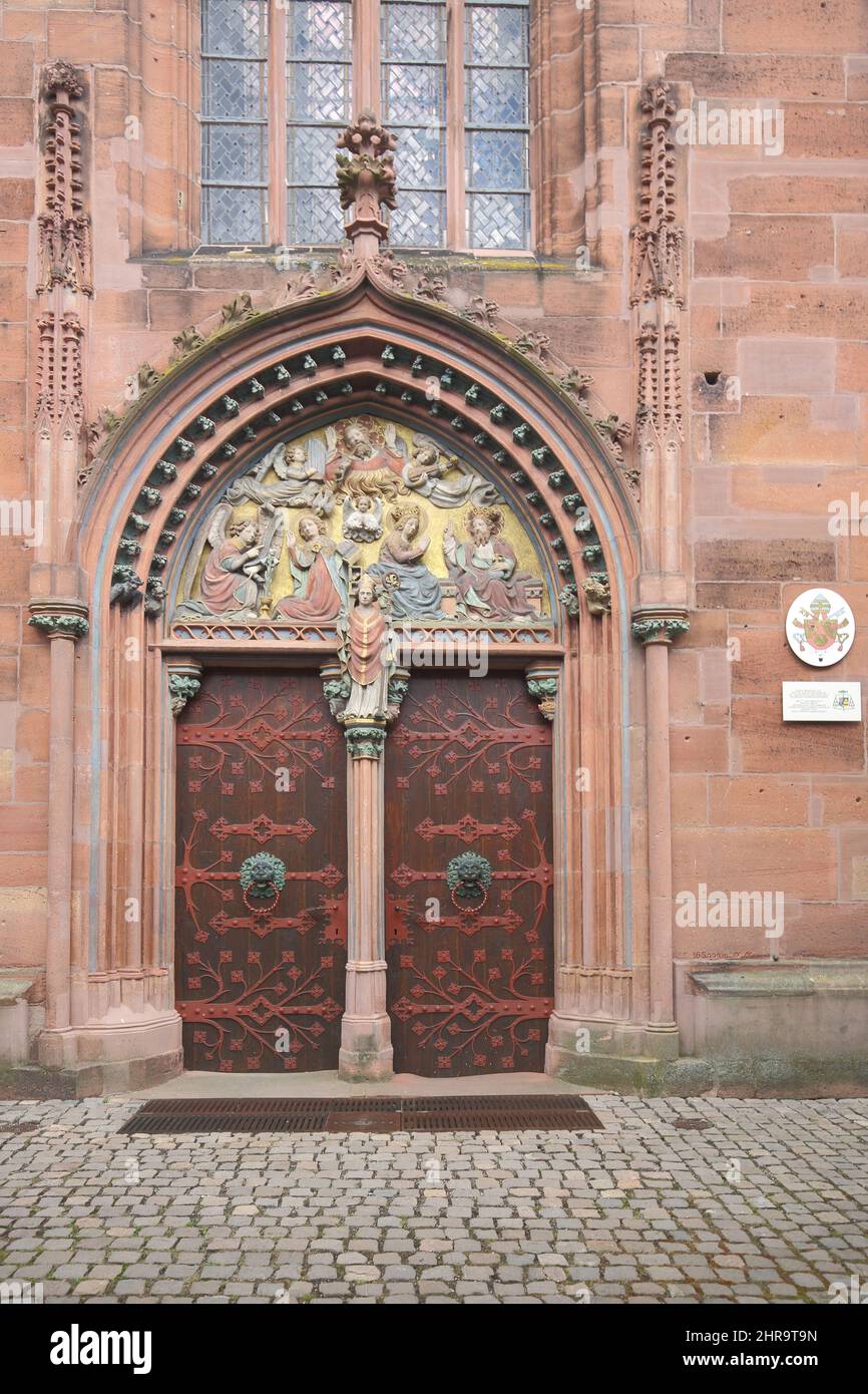 Eintritt zu St. Valentinus und Dionysius, Kiedrich, Rheingau, Hessen, Deutschland Stockfoto