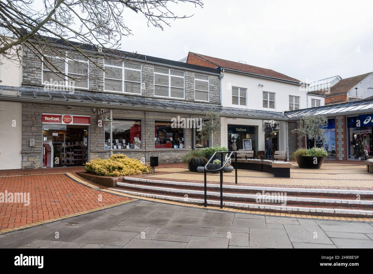 Outlet shopping centre -Fotos und -Bildmaterial in hoher Auflösung - Seite  2 - Alamy