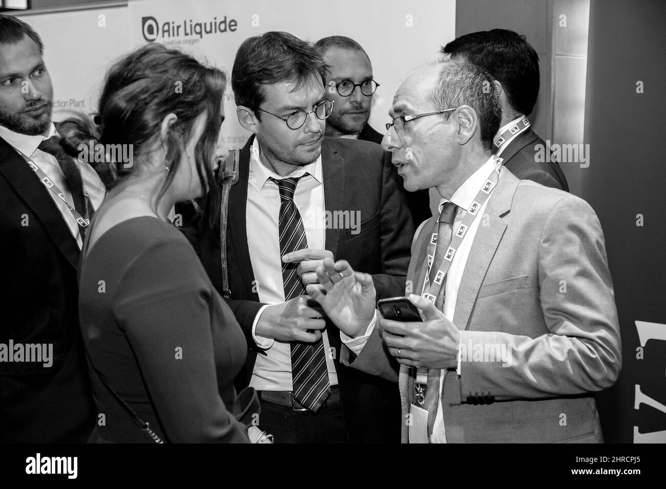 Nahaufnahme der Delegierten, die an einem Business-Forum im Konferenzzentrum teilnehmen Stockfoto