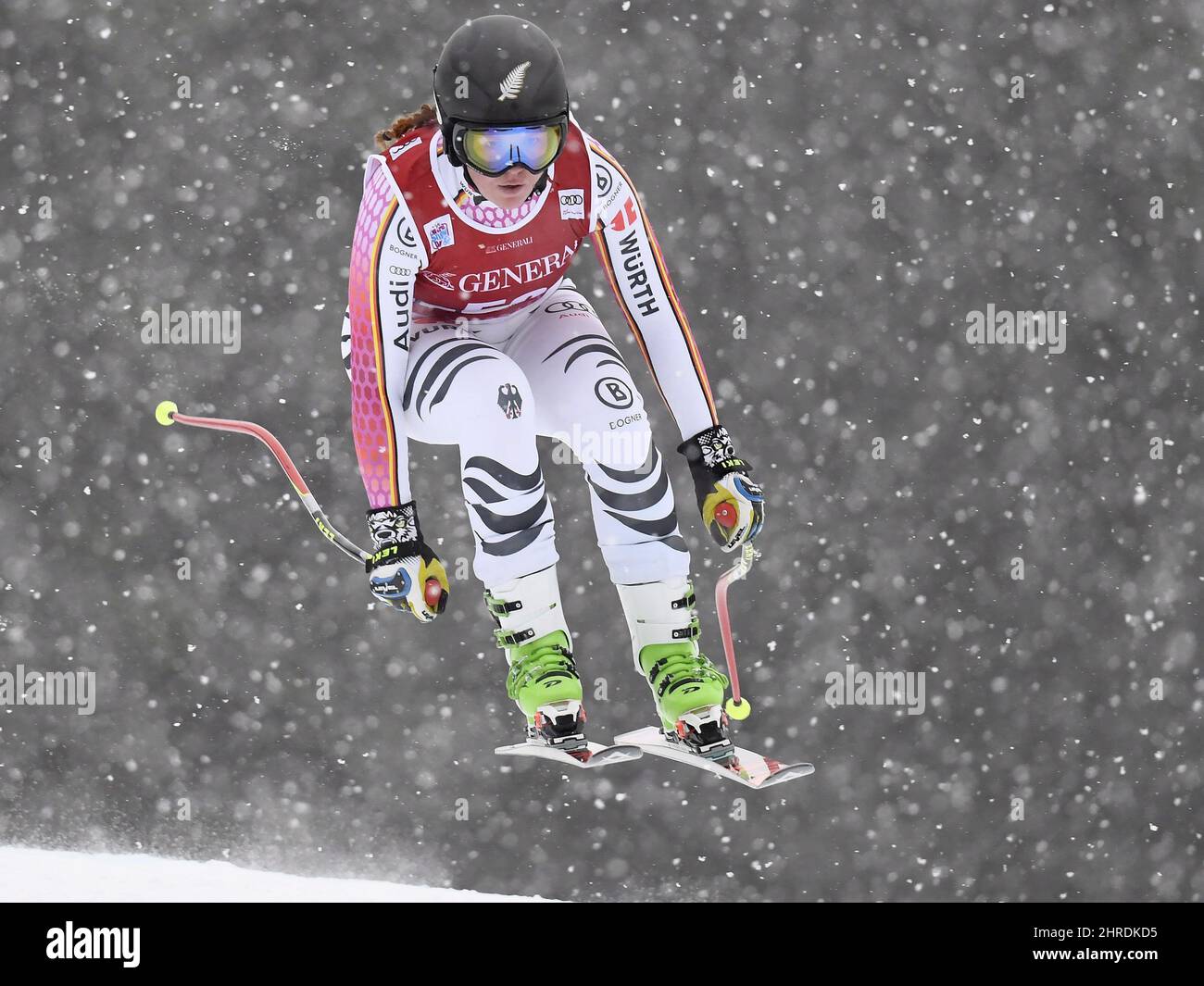 Die Neuseeländerin Georgia Willinger fährt am Dienstag, den 28. November 2017, während des ersten Damen-Weltcup-Downhilltrainings in Lake Louise, Alta. DIE KANADISCHE PRESSE/Frank Gunn Stockfoto