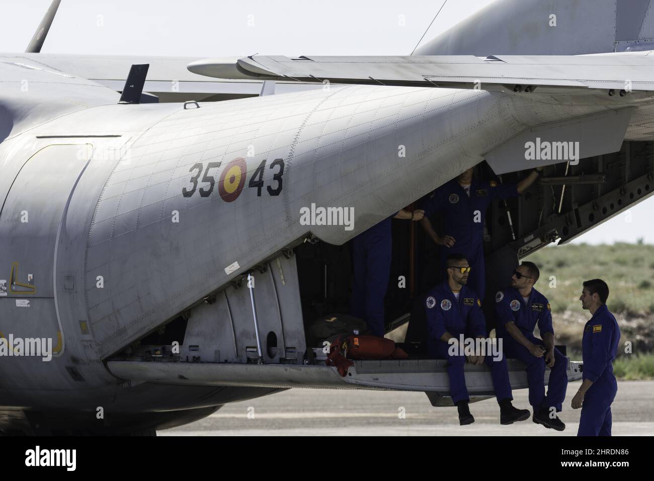 Spanisches Armeeflugzeug in der Basis - Casa C-295 Stockfoto