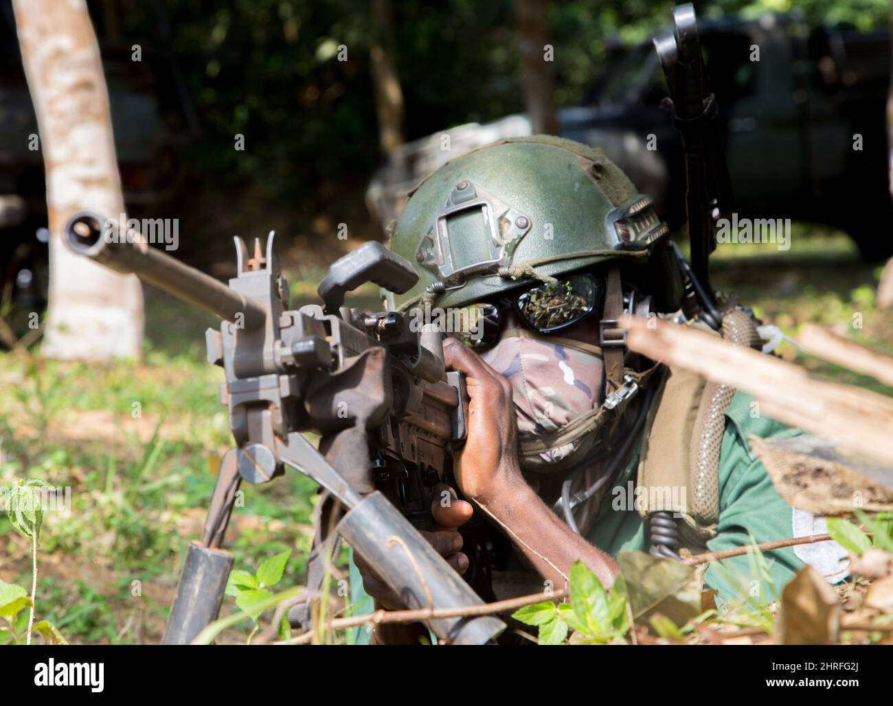 Kommandos der Elfenbeinküste-Spezialeinheiten während Aufklärungstraining mit französischen Spezialeinheiten während der Übung Flintlock 2022 19. Februar 2022 in der Nähe von Abidjan, Elfenbeinküste. Stockfoto