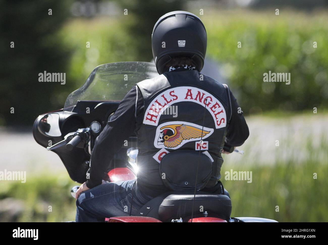 Ein Mitglied der Hells Angels kommt zu einem nationalen Treffen in