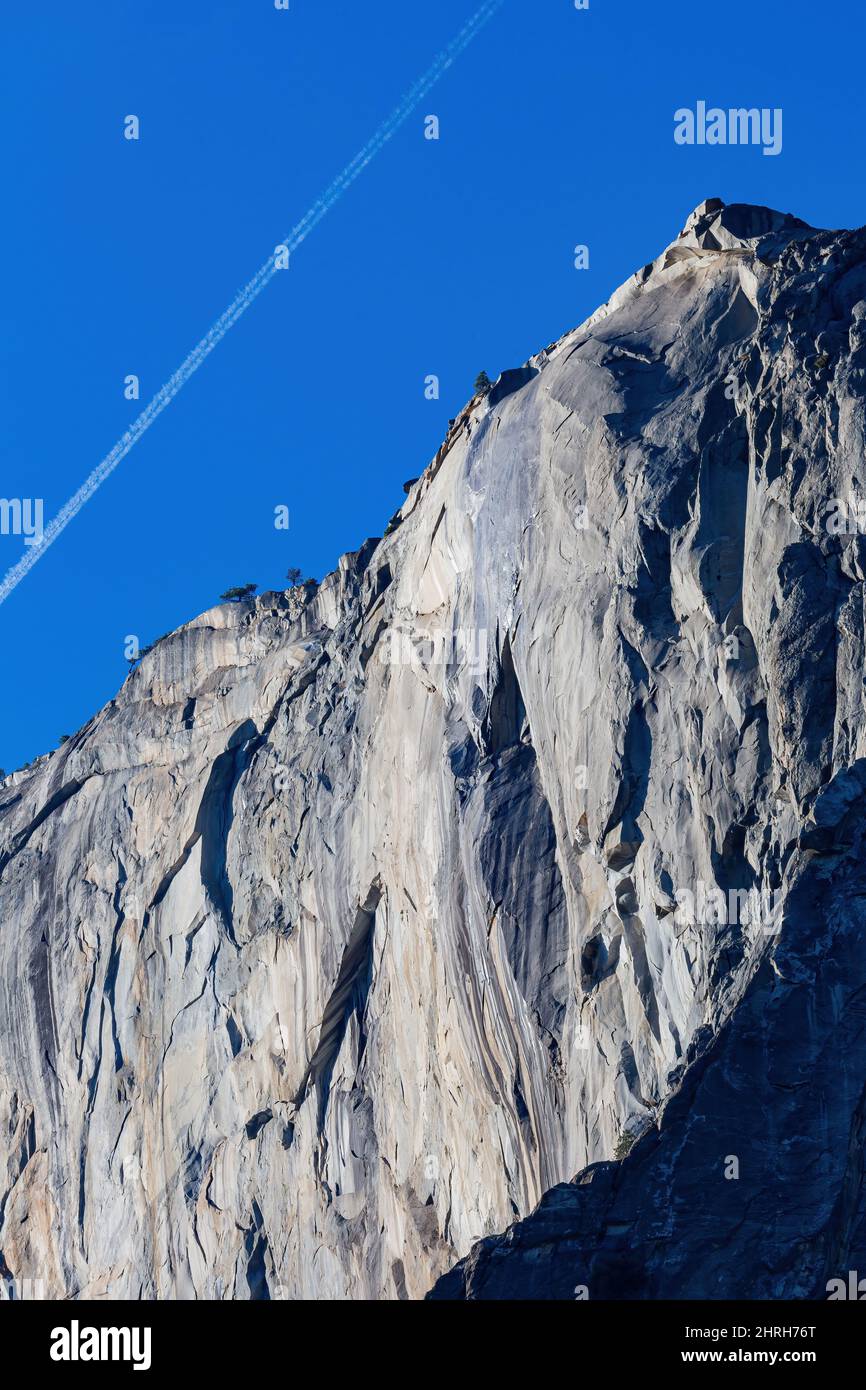 Sonniger Blick auf den Schachtelhalm Fall im Yosemite National Park in Kalifornien Stockfoto