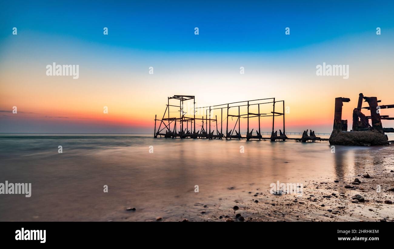 Schöne Aufnahme einer Meereslandschaft während des Sonnenuntergangs Stockfoto