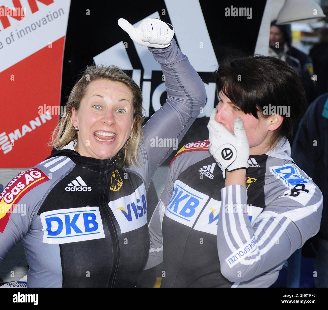 Die Deutsche Cathleen Martini, Left, und Berit Wiacker reagieren auf