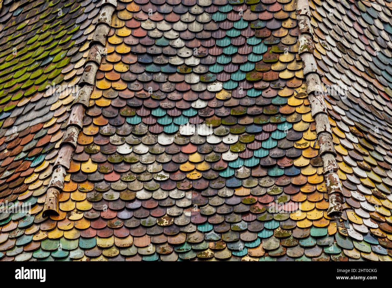 Die bunten Dachziegel von sighisoara in Rumänien Stockfoto