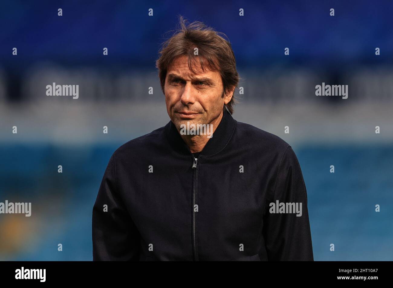 Antonio Conte, Manager von Tottenham Hotspur, kommt an der Elland Road an Stockfoto