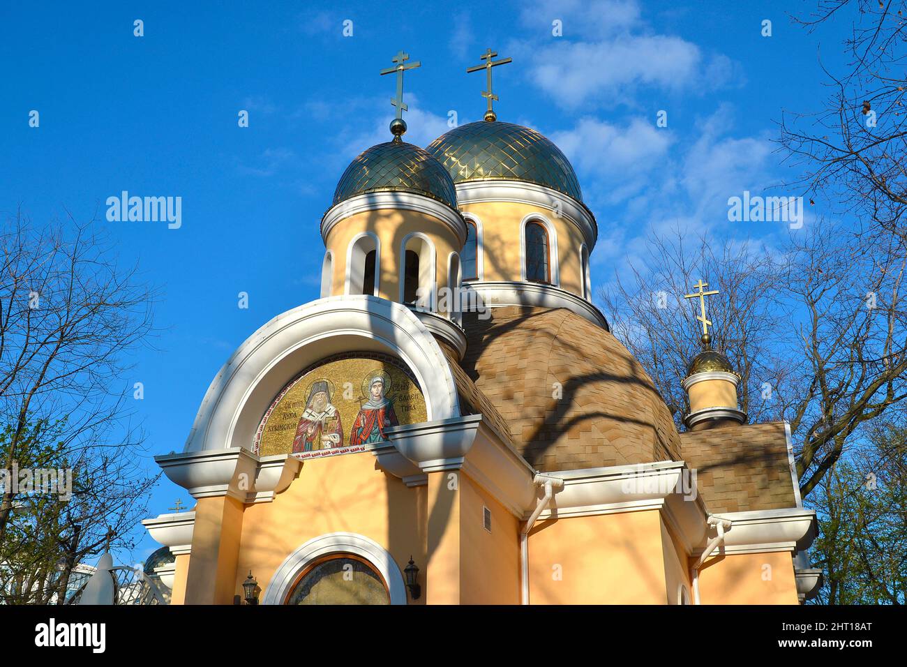 Odessa, Ukraine - 18. April 2019: Orthodoxer Tempel zu Ehren des heiligen Lukas, Erzbischof von Krim und des heiligen Märtyrers Valentine in Odessa, Ukraine Stockfoto