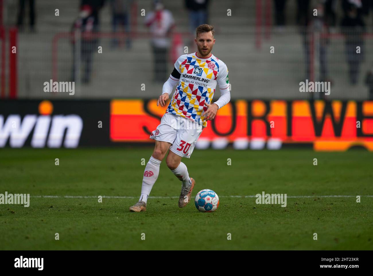 Berlin, Deutschland, Deutsche Bundesliga, 27. Februar 2022: Silvan Widmer von Mainz während der Union Berlin gegen FSV Mainz 05, Bundesliga, im Stadion an der Alten FÃ¶rsterei. Kim Price/CSM. Stockfoto