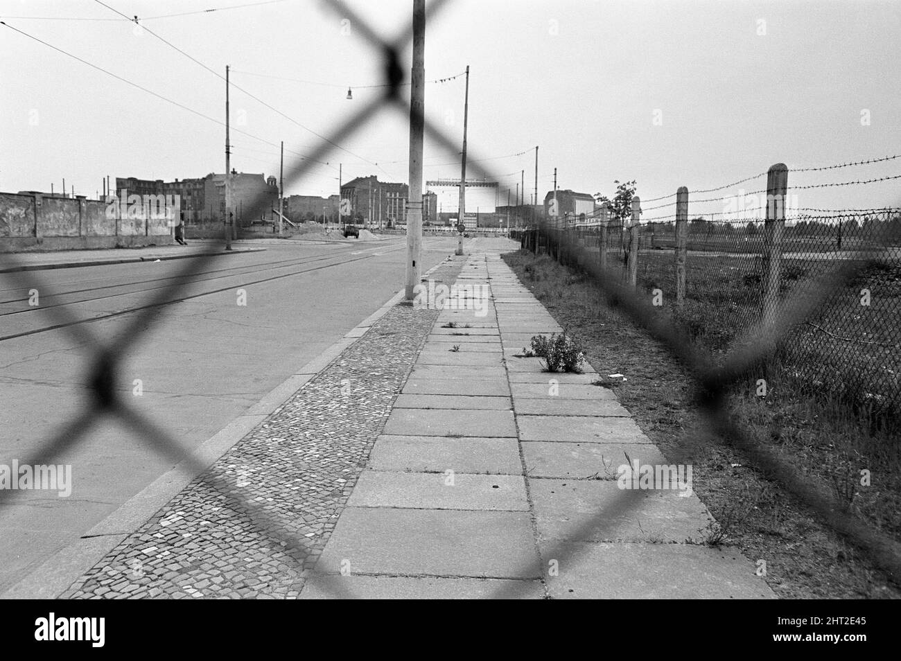 Szenen in Ost-Berlin, vier Jahre nach Beginn der Arbeiten am Bau der Berliner Mauer, die Ost und West trennt. 26. Mai 1965. Stockfoto