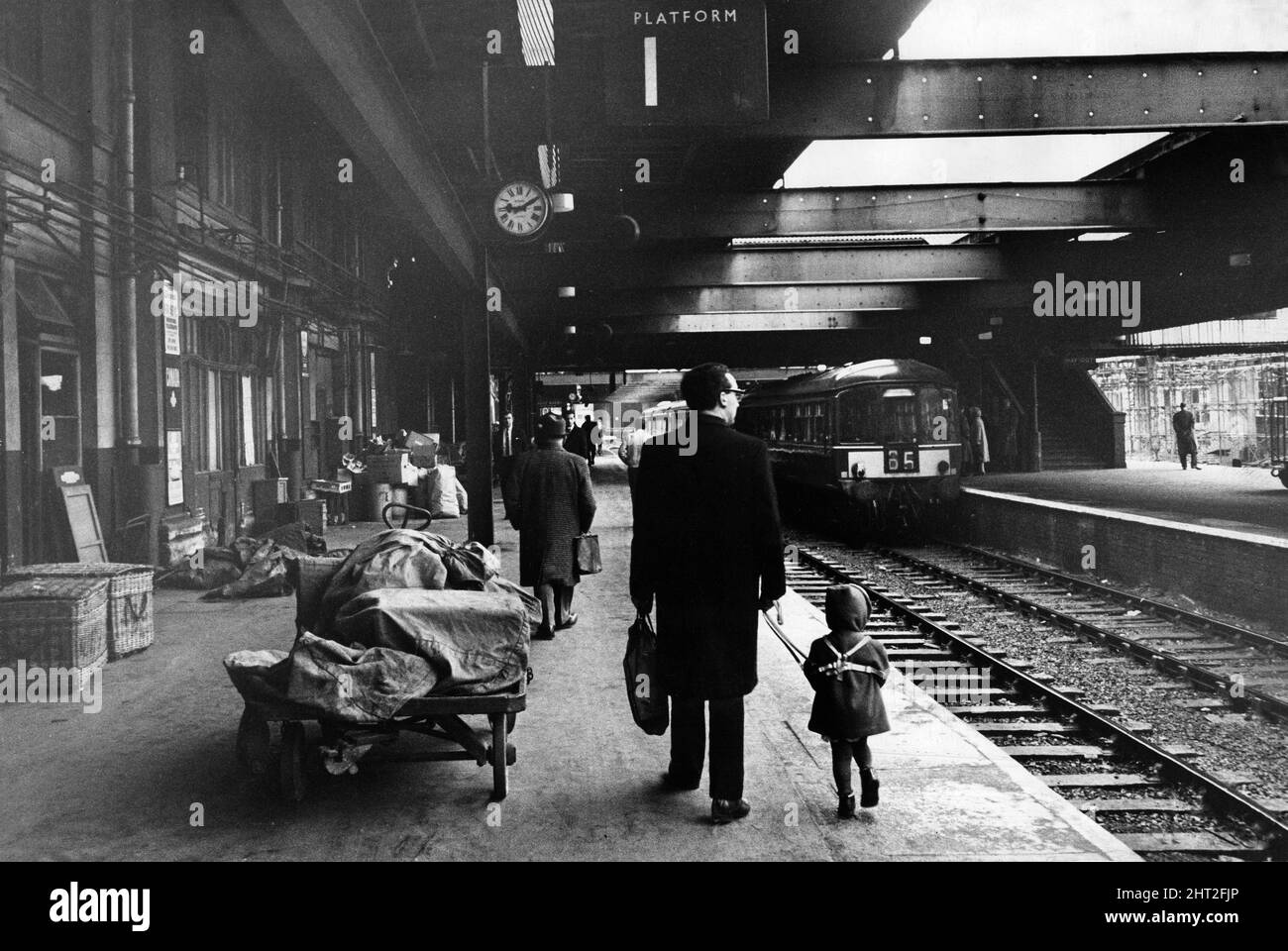 Bahnsteig 1 an der New Street Station, Birmingham, West Midlands. Oktober 1965. Stockfoto