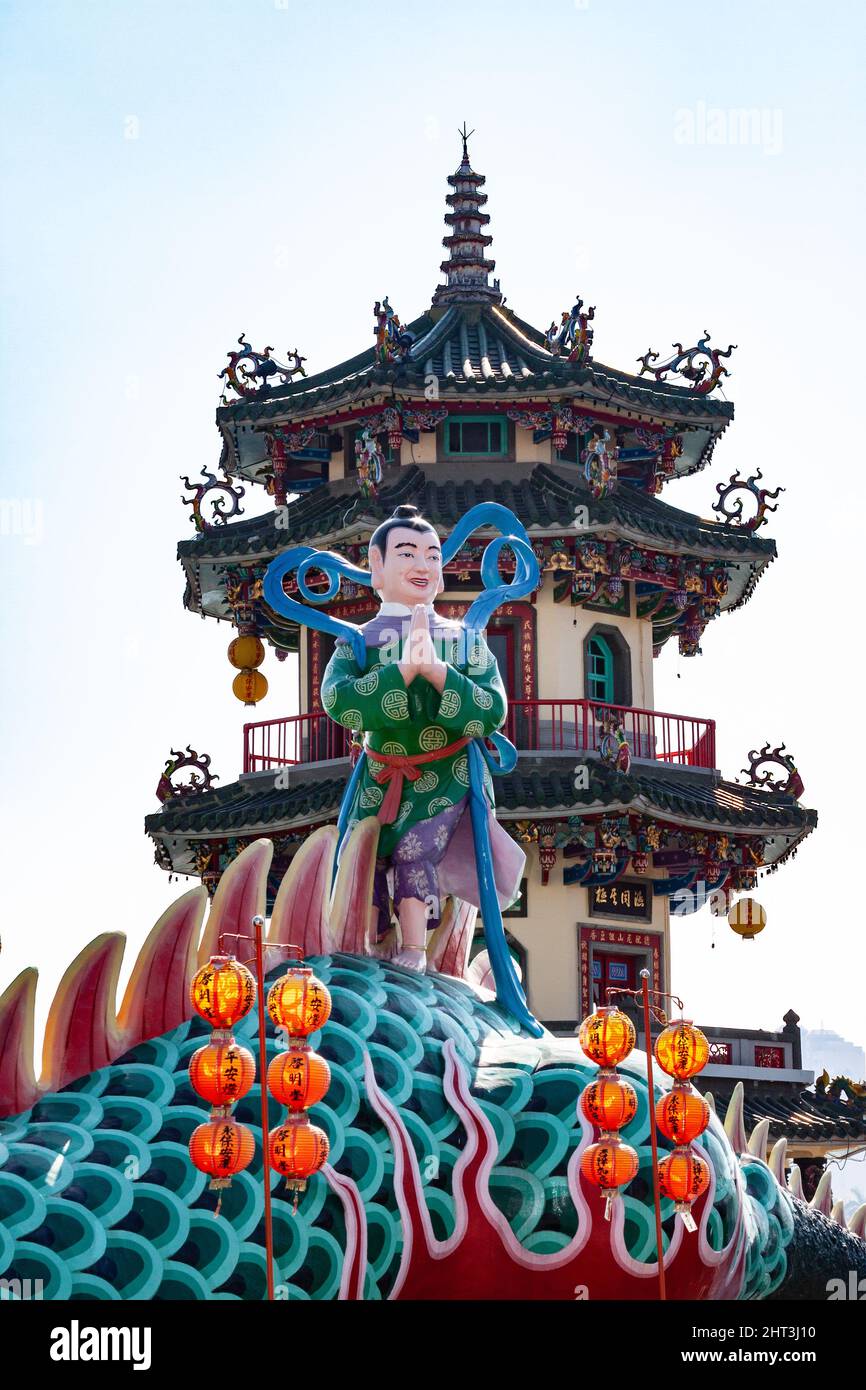 The Spring and Autum Pavilions, ein taoistischer Tempelkomplex in der Nähe der Drachen- und Tiger-Pagoden am Lotus Lake, Kaohsiung, Taiwan Stockfoto