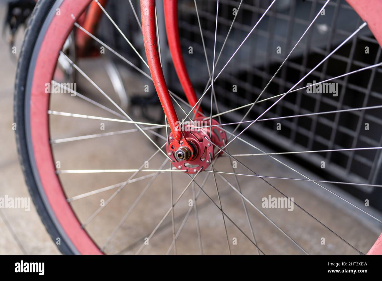Vorderrad und Gabeln von Hand bemalten Retro-Fahrrad Hipster Stil Fahrrad mit individuellen Look Stockfoto