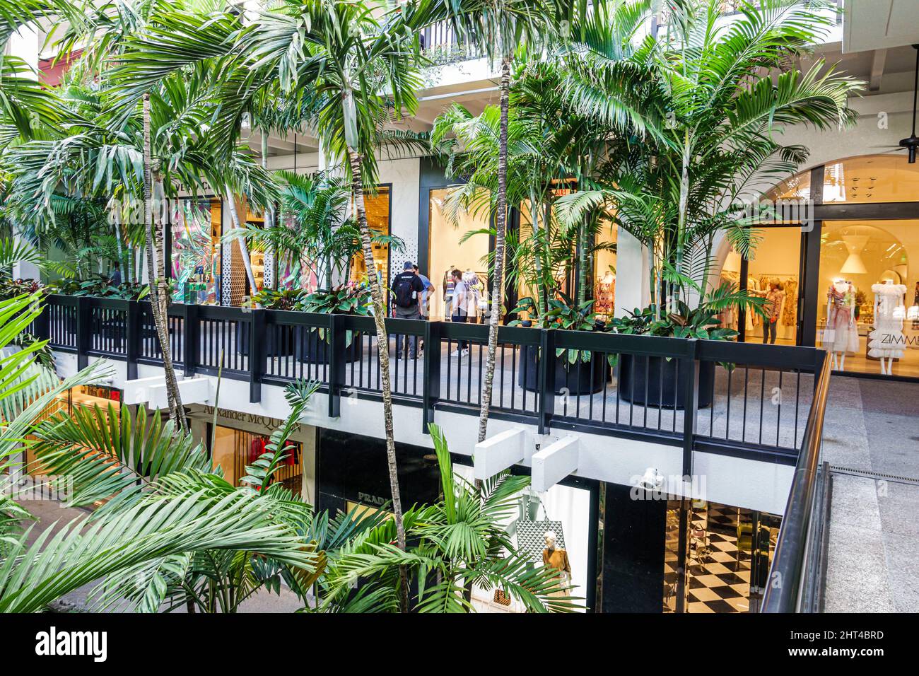 Bal Harbour Florida Bal Harbour Shops gehobenes Luxus-Designer-Einkaufszentrum mit Palmen und Gartenanlagen Stockfoto