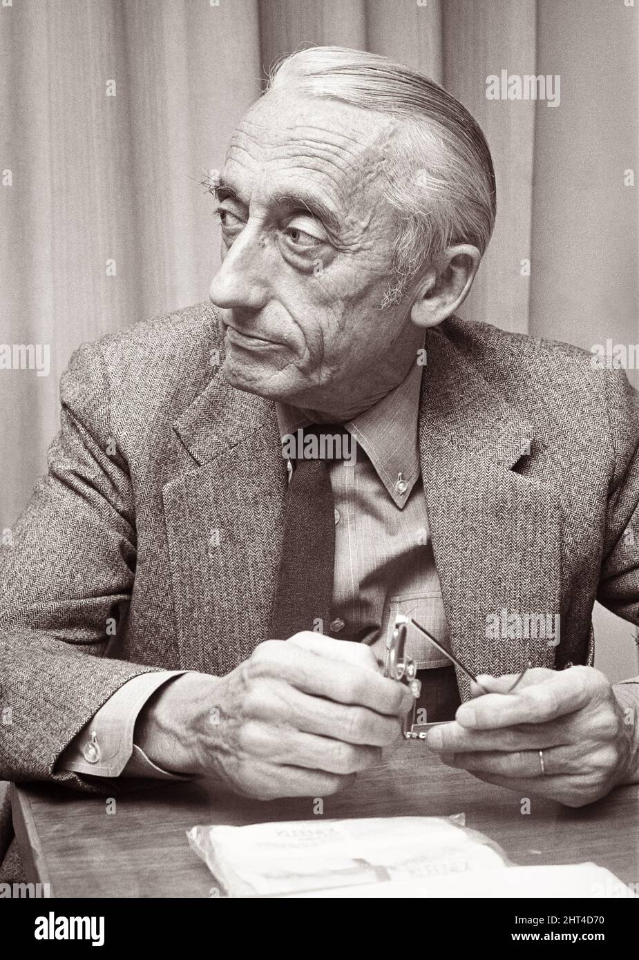 Jacques-Yves Cousteau (1910-1997), französischer Unterwasserforscher und Pionier, am 30. März 1972 in Den Haag in Südholland. Stockfoto