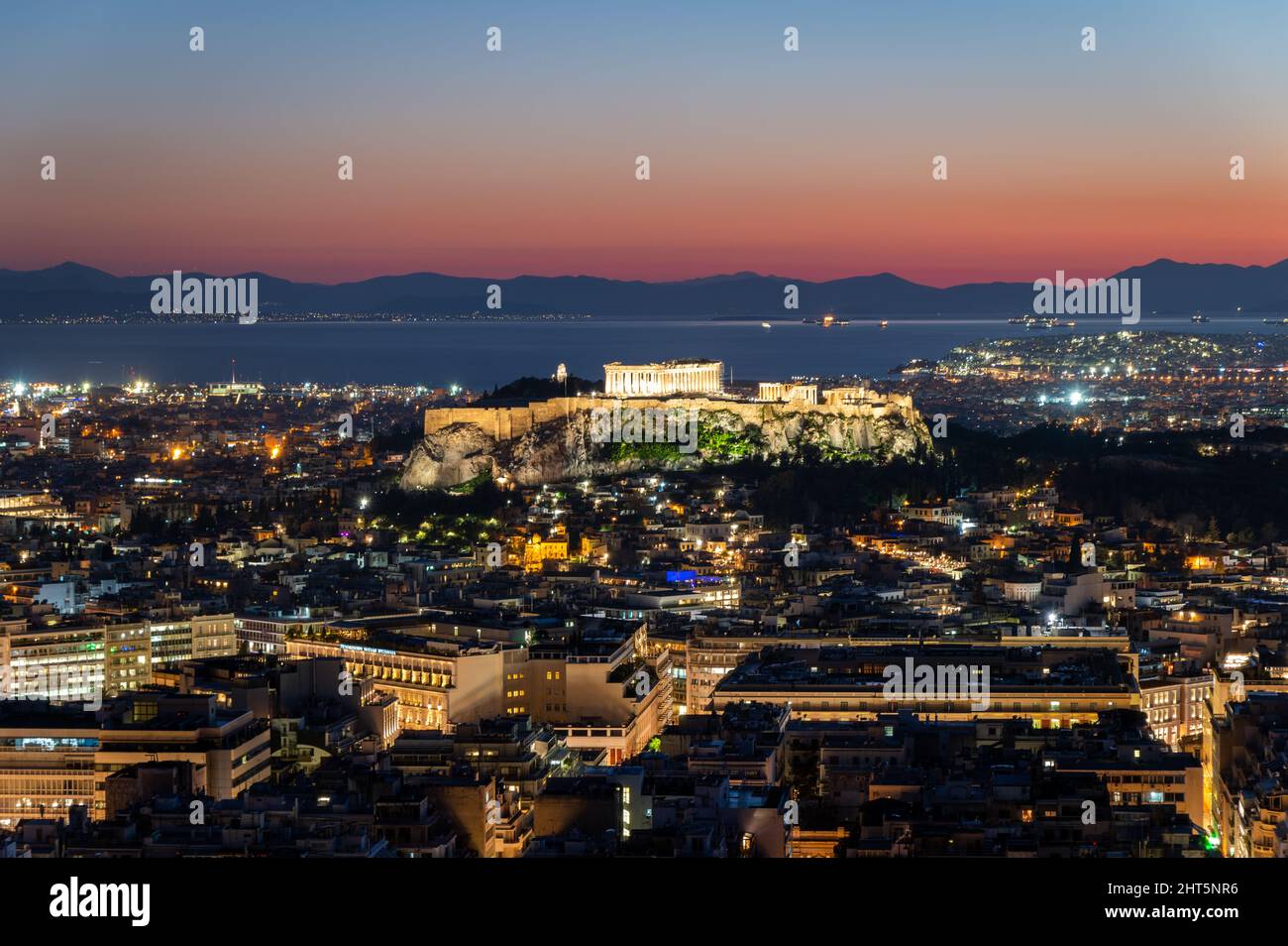 Übersicht über Athen, Griechenland bei Dämmerung Stockfoto