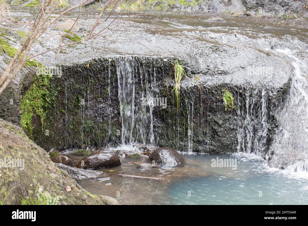 Der Blick auf die Wainamu Wasserfälle, Neuseeland. Stockfoto
