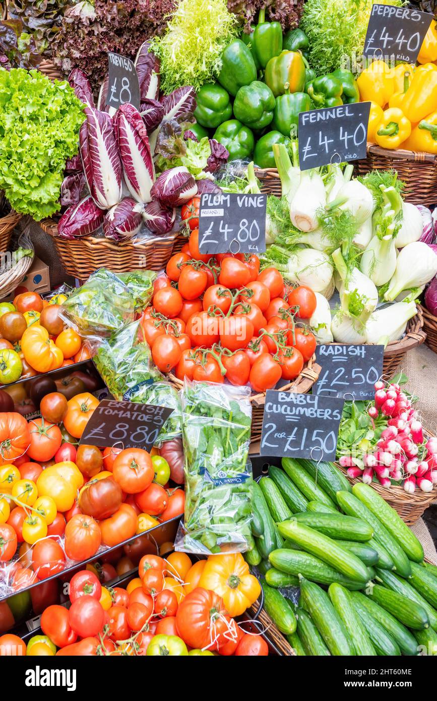 Frisches Gemüse auf einem Londoner Markt Stockfoto