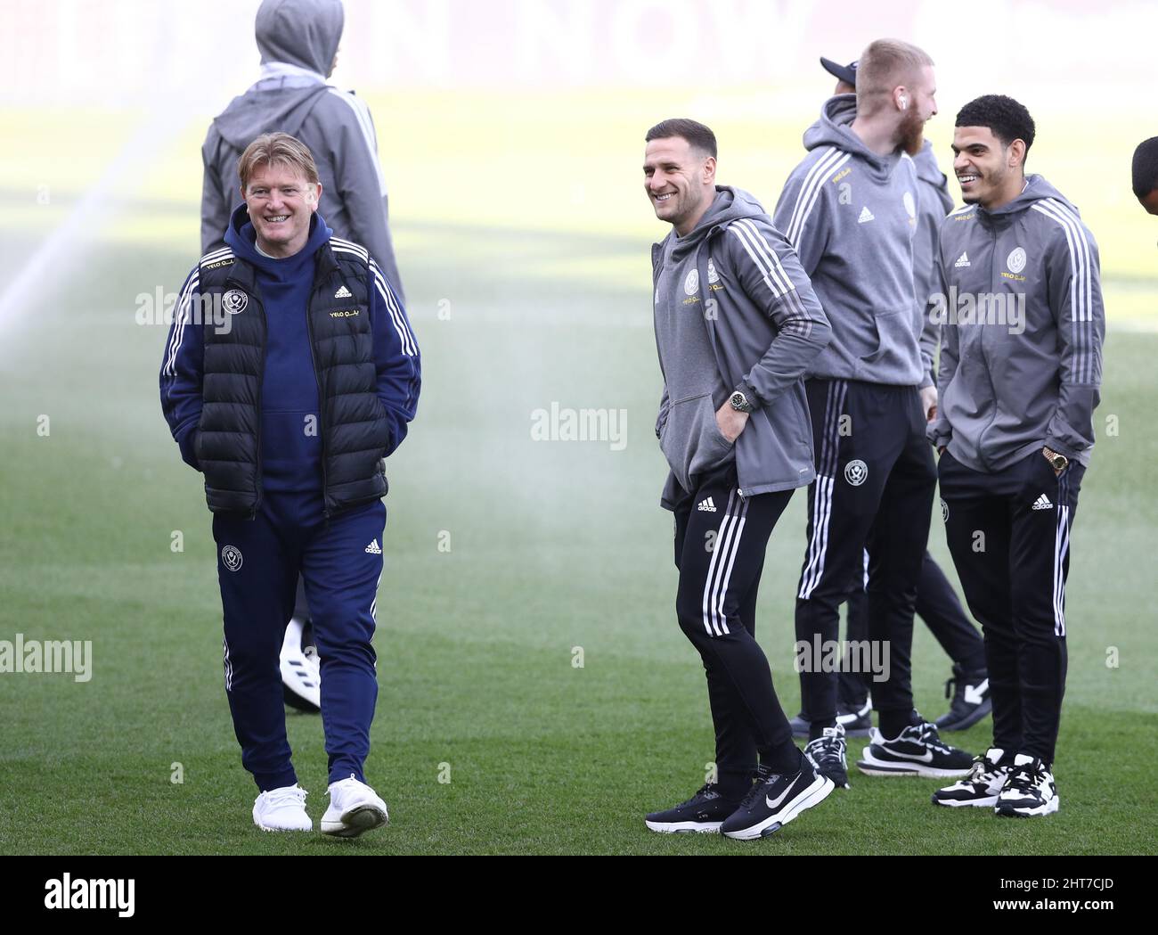 London, England, 26.. Februar 2022. Billy Sharp von Sheffield Utd und Stuart McCall Sheffield Utd Assistenzcoach beim Sky Bet Championship-Spiel in Den, London. Bildnachweis sollte lauten: Paul Terry / Sportimage Stockfoto