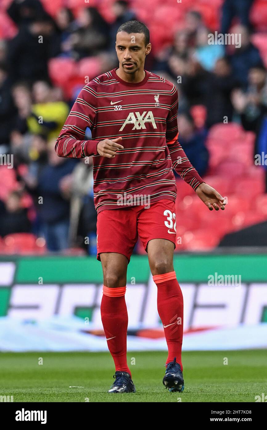 Joel Matip #32 von Liverpool während der Aufwärmphase vor dem Spiel in London, Großbritannien am 2/27/2022. (Foto von Craig Thomas/News Images/Sipa USA) Stockfoto