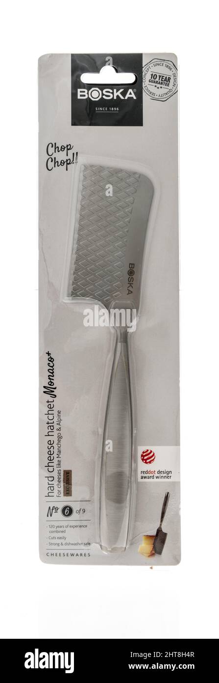 Winneconne, WI -26. Februar 2021: Ein Paket Boska Hartkäse Beil auf einem isolierten Hintergrund Stockfoto
