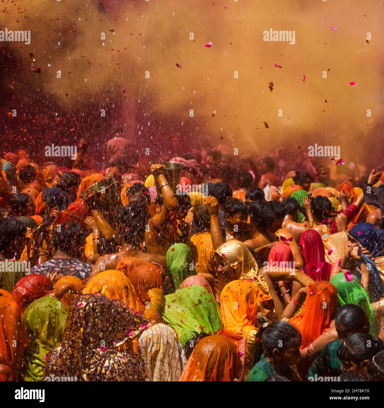 Huranga Holi Festival feierte am Dauji Maharaja Tempel, Baldeo, Mathura District, Uttar Pradesh, Indien Stockfoto