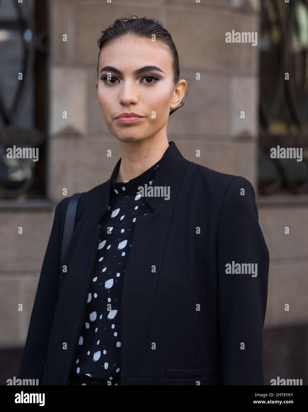 Street Style während der Milan Fashion Week FW22 Stockfoto