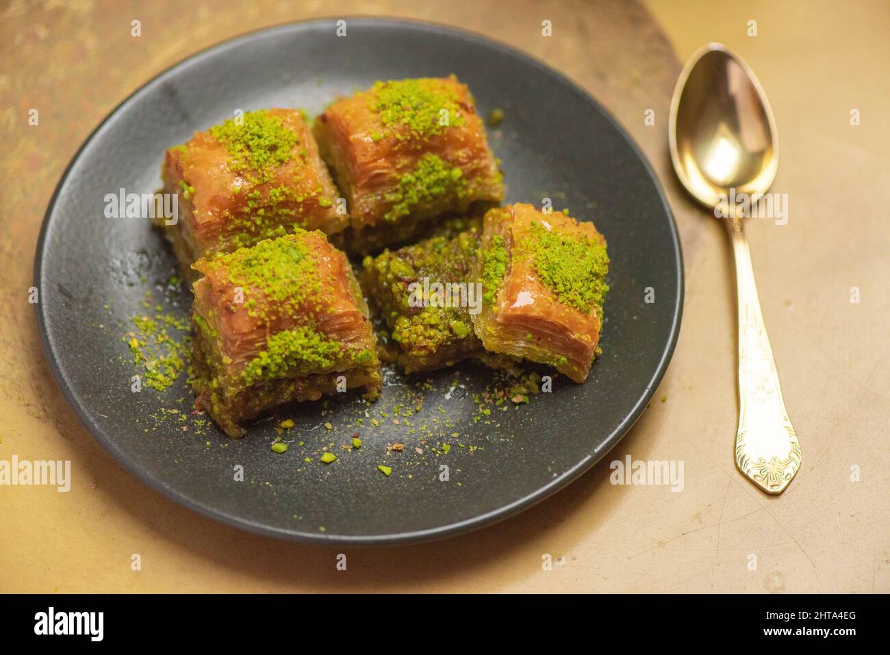 Nahaufnahme des traditionellen Nahost-Baklava-Dessert mit Pistazie Stockfoto