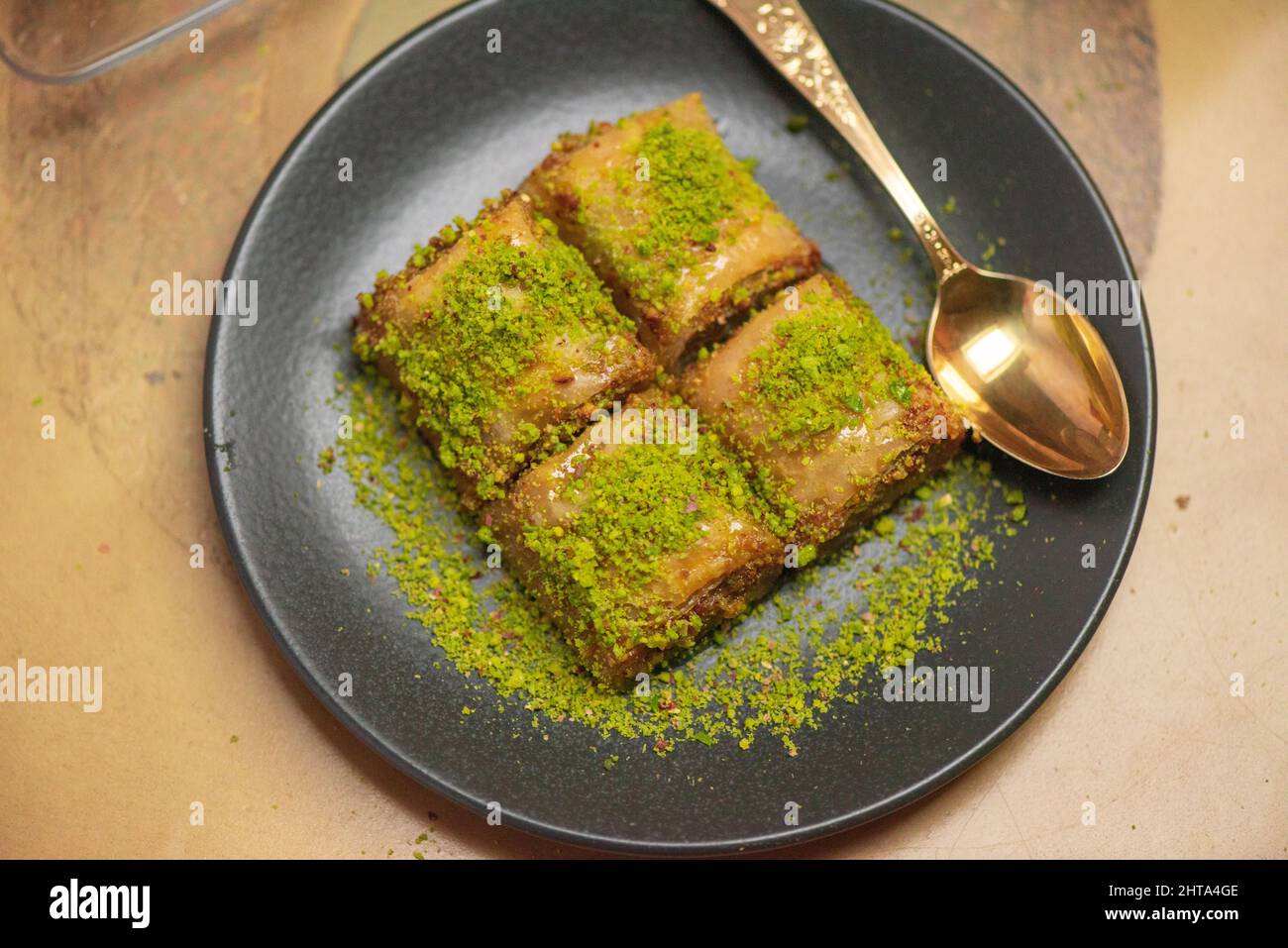 Nahaufnahme des traditionellen Nahost-Baklava-Dessert mit Pistazie Stockfoto