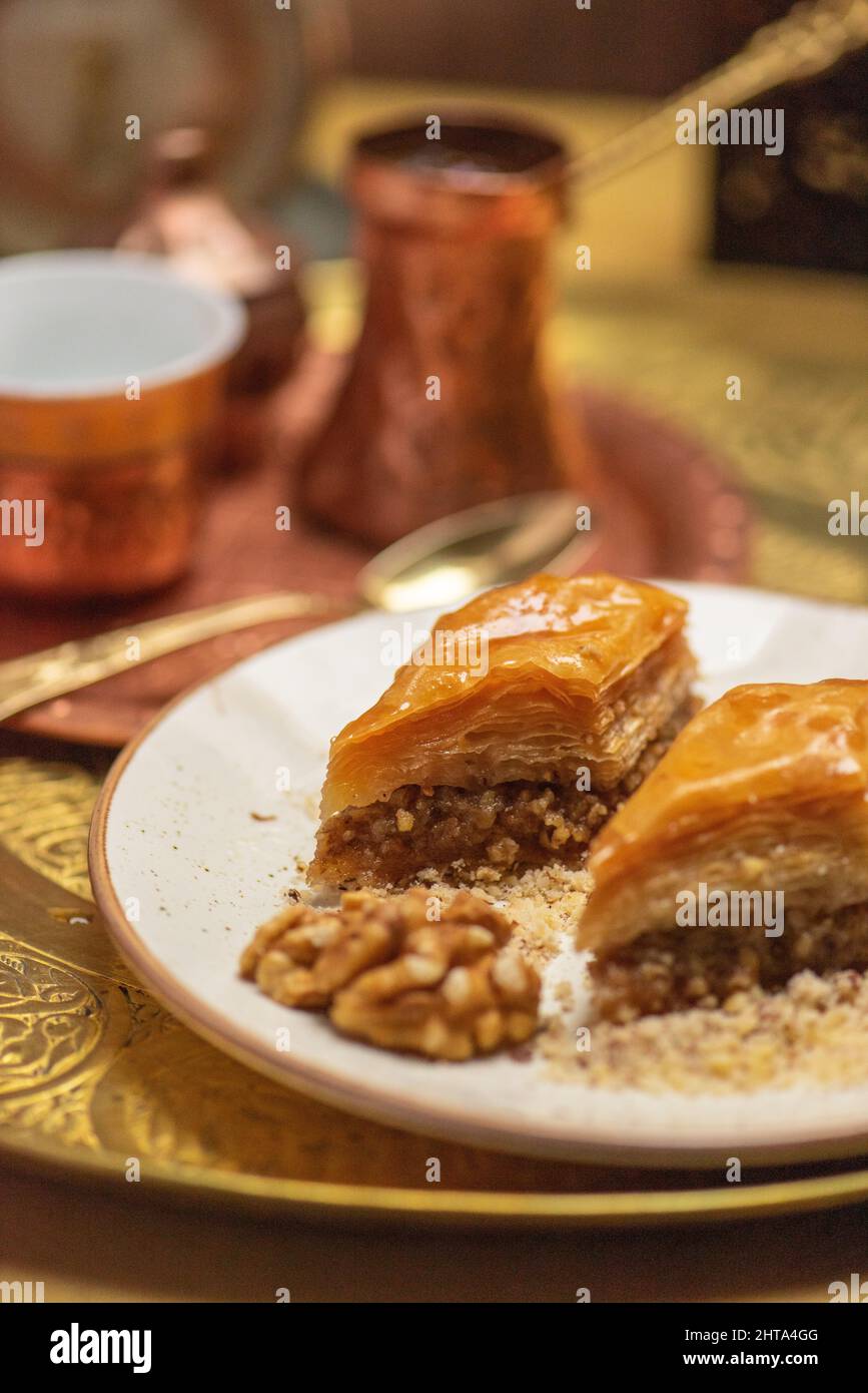 Nahaufnahme des traditionellen Nahost-Baklava-Dessert mit Pistazie Stockfoto
