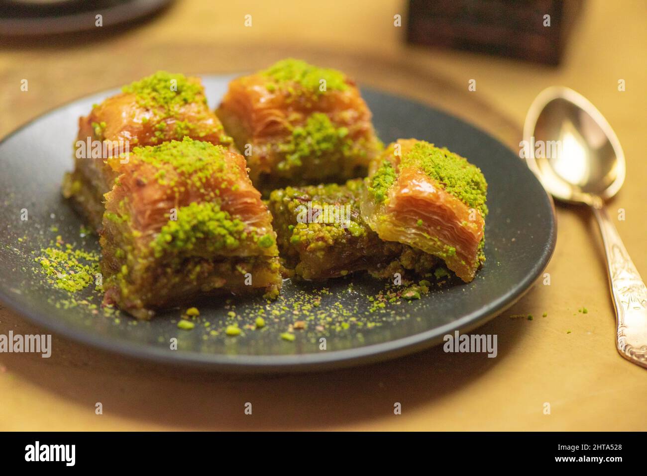 Nahaufnahme des traditionellen Nahost-Baklava-Dessert mit Pistazie Stockfoto