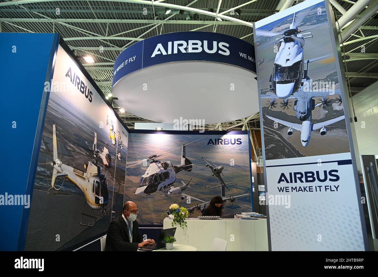 Der Stand des berühmten Airbus Aerospace-Unternehmens während einer Luft- und Raumfahrtmesse in Turin Stockfoto