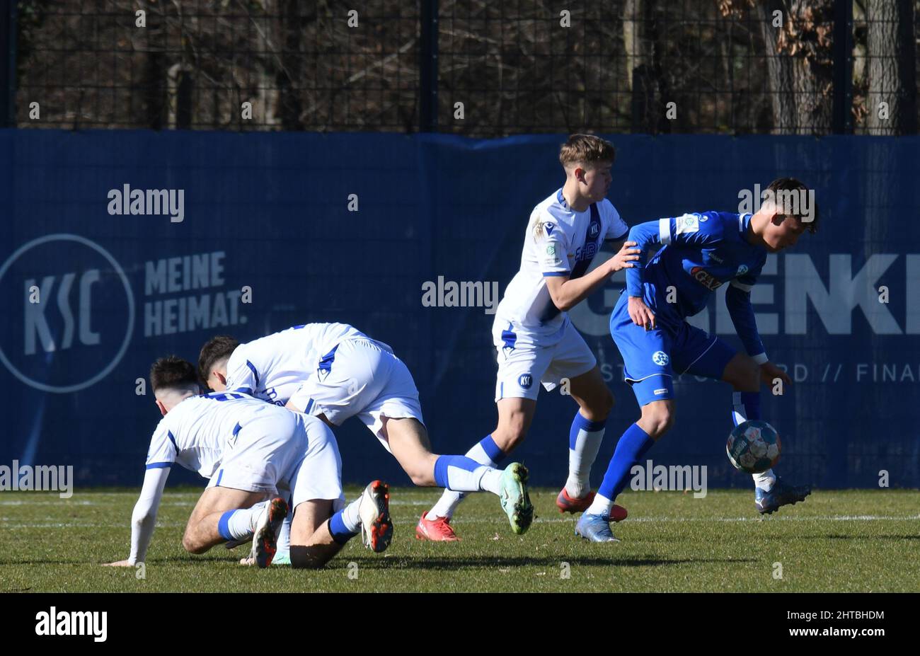 KSC U17 gewinnt gegen Stuttgarter Kickers Jugendliga Stockfoto